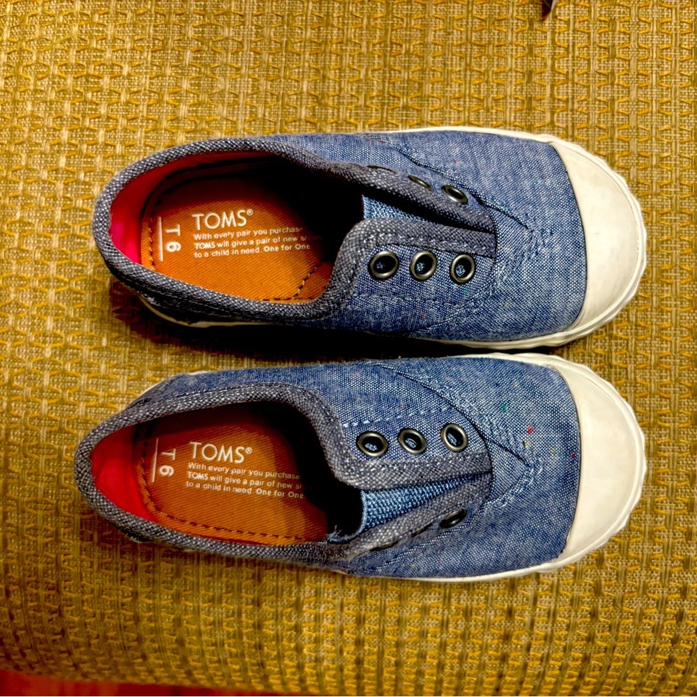 Toms Slip on Sneakers
